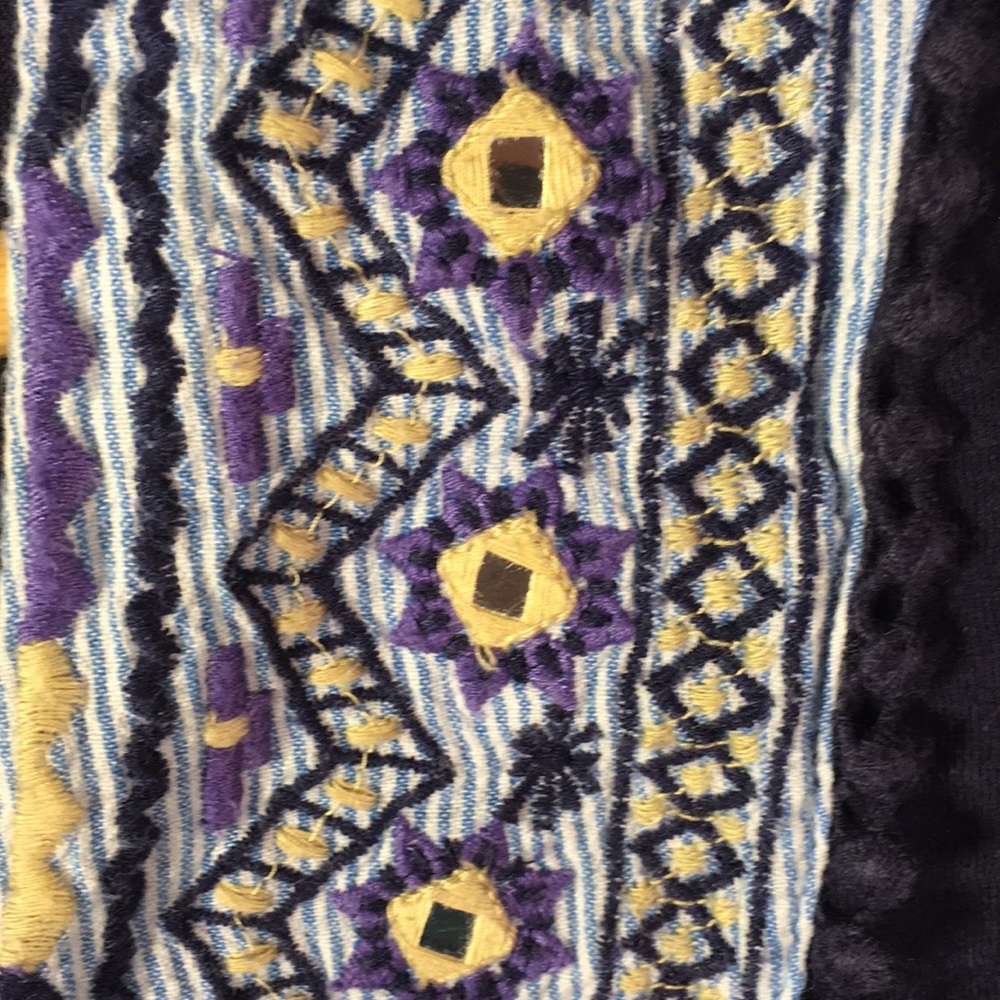Anthropologie Embroidered Shirt - Picture 8 of 8